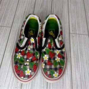 Vans Classic Slip-on Strawberry Gingham Skate Shoe